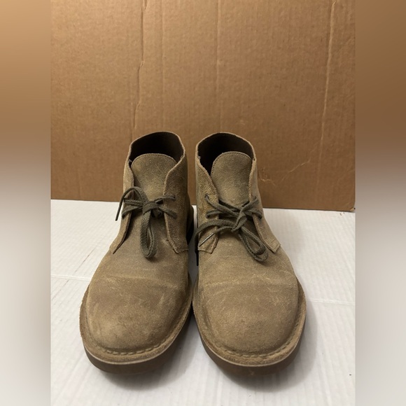 Clarks Men\'s Taupe Suede Lace Up Chukka Ankle Dress Boots Size 10M